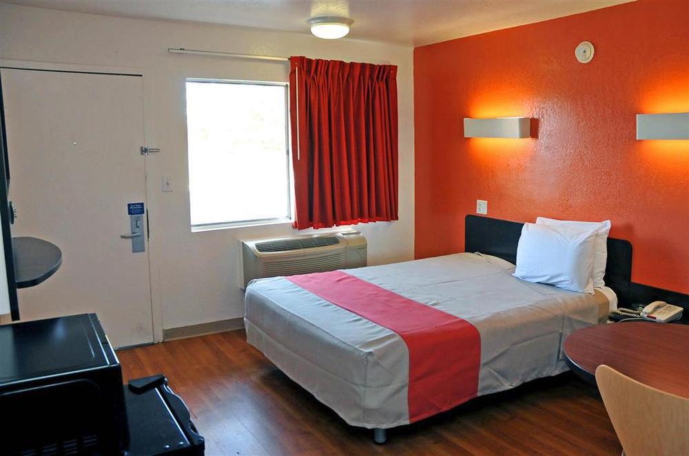 Rodeway Inn Montgomery Rom bilde