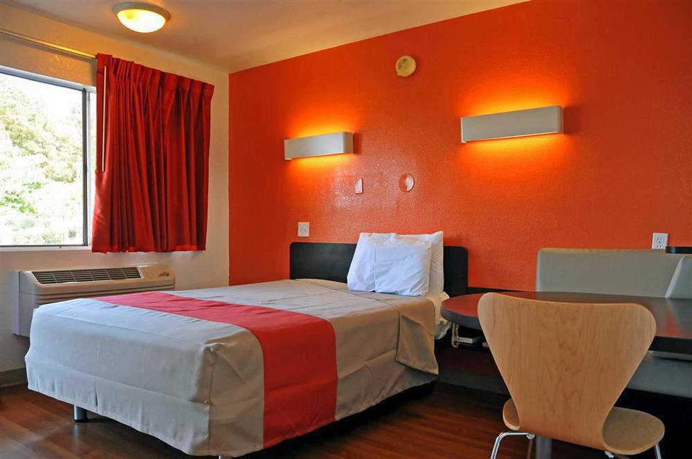Rodeway Inn Montgomery Rom bilde